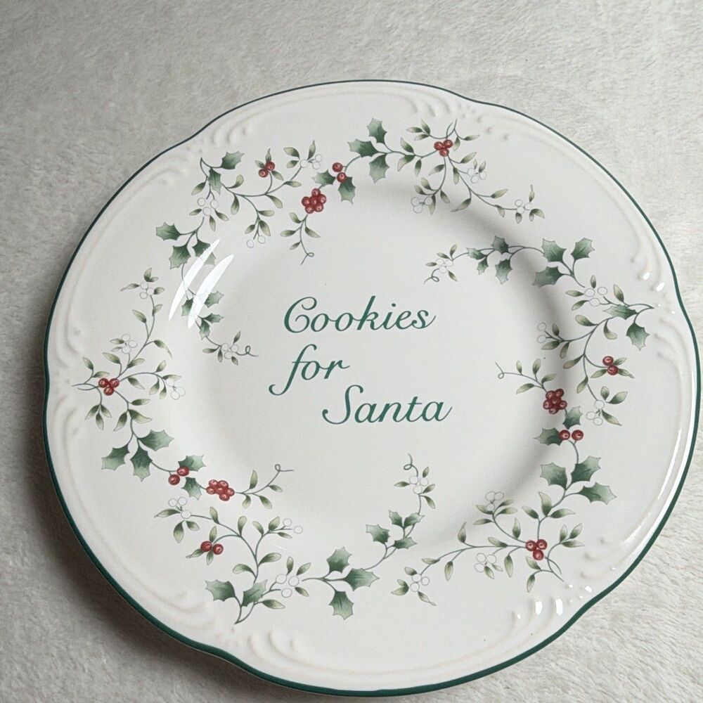 Pfaltzgraff Winterberry Cookies for Santa Christmas Plate Holiday Holly Berry